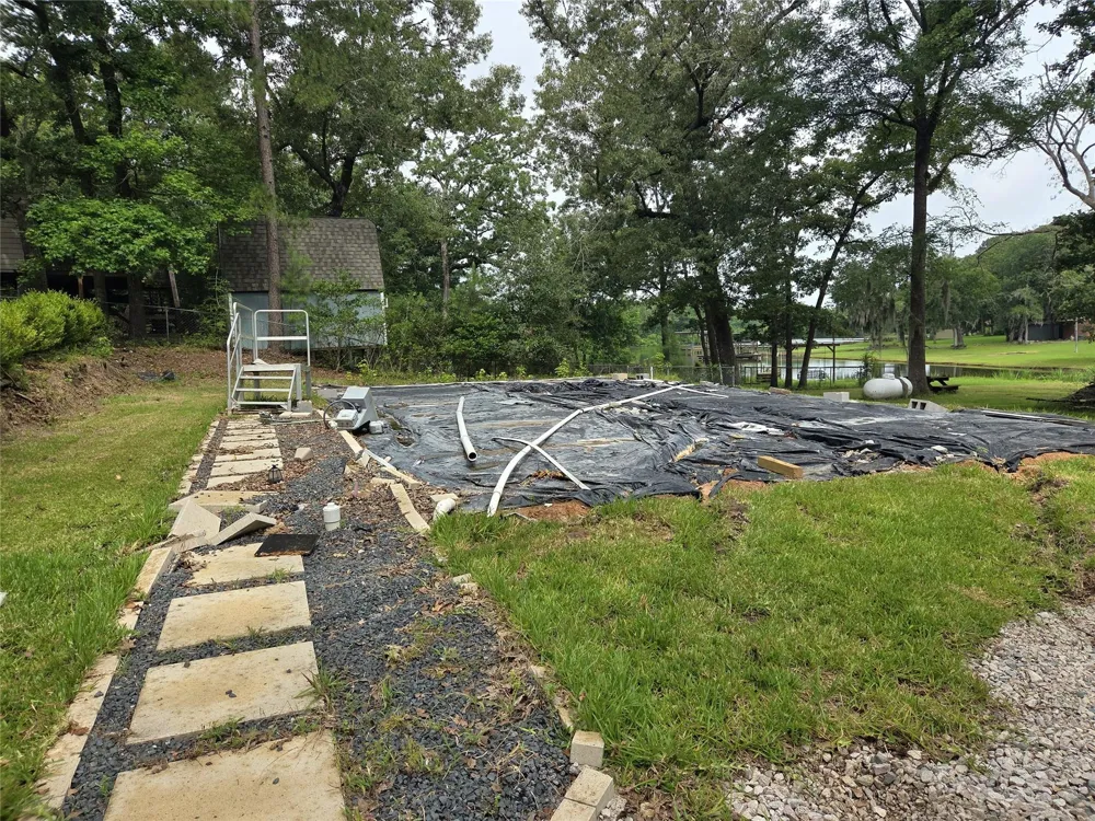 311 Chestnut Bend Huntsville, TX 77320