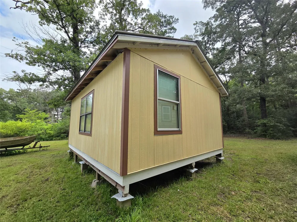 311 Chestnut Bend Huntsville, TX 77320