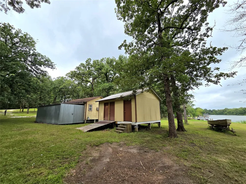 311 Chestnut Bend Huntsville, TX 77320