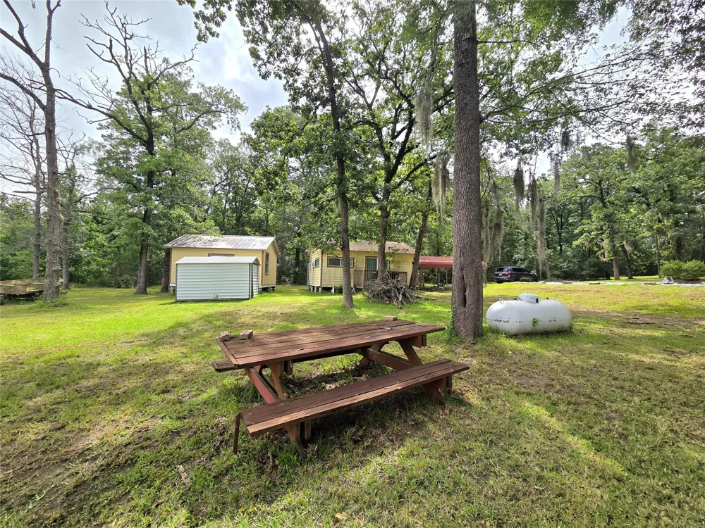 311 Chestnut Bend Huntsville, TX 77320
