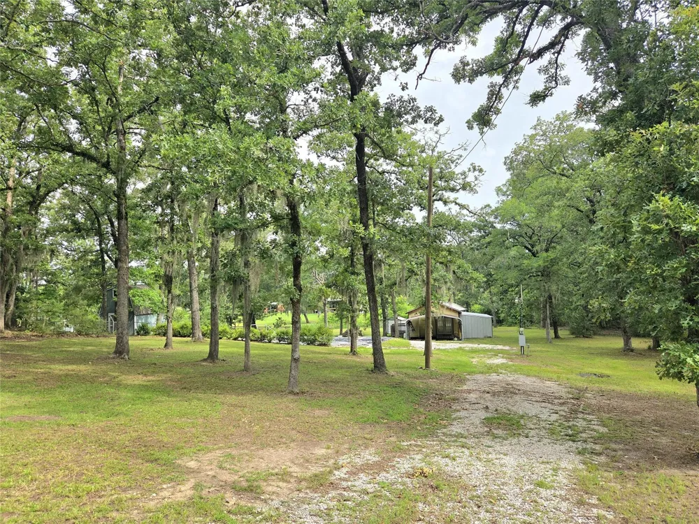 311 Chestnut Bend Huntsville, TX 77320