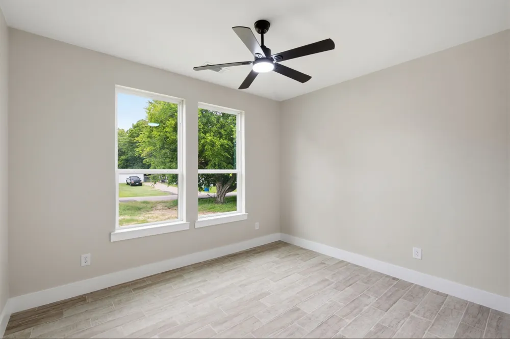 201 E Freeman Street Ennis, TX 75119
