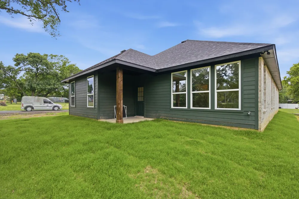 201 E Freeman Street Ennis, TX 75119