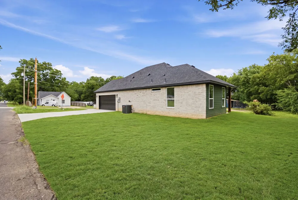 201 E Freeman Street Ennis, TX 75119