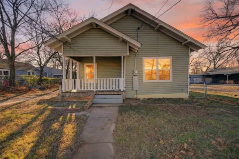 710 E Lamar Street
