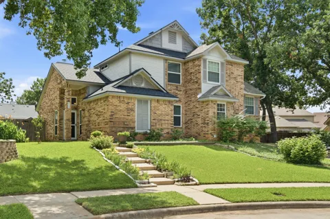 2702 Ansley Court