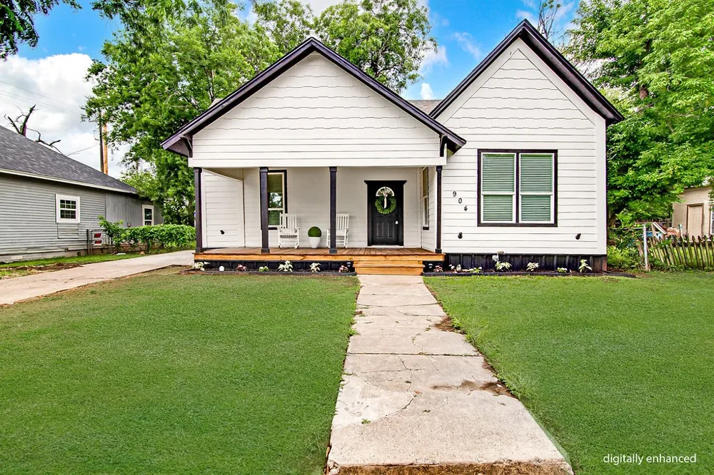 904 S Anglin Street Cleburne, TX 76031