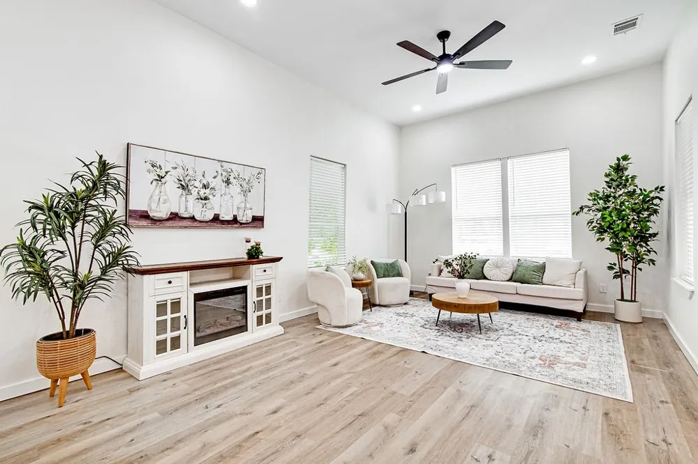 904 S Anglin Street Cleburne, TX 76031