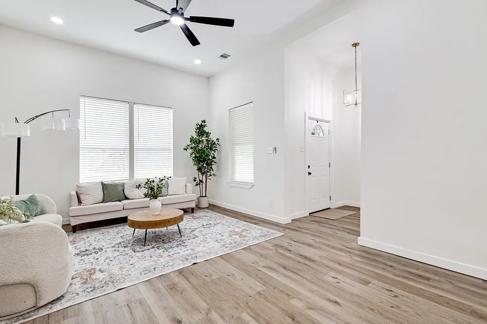 904 S Anglin Street Cleburne, TX 76031