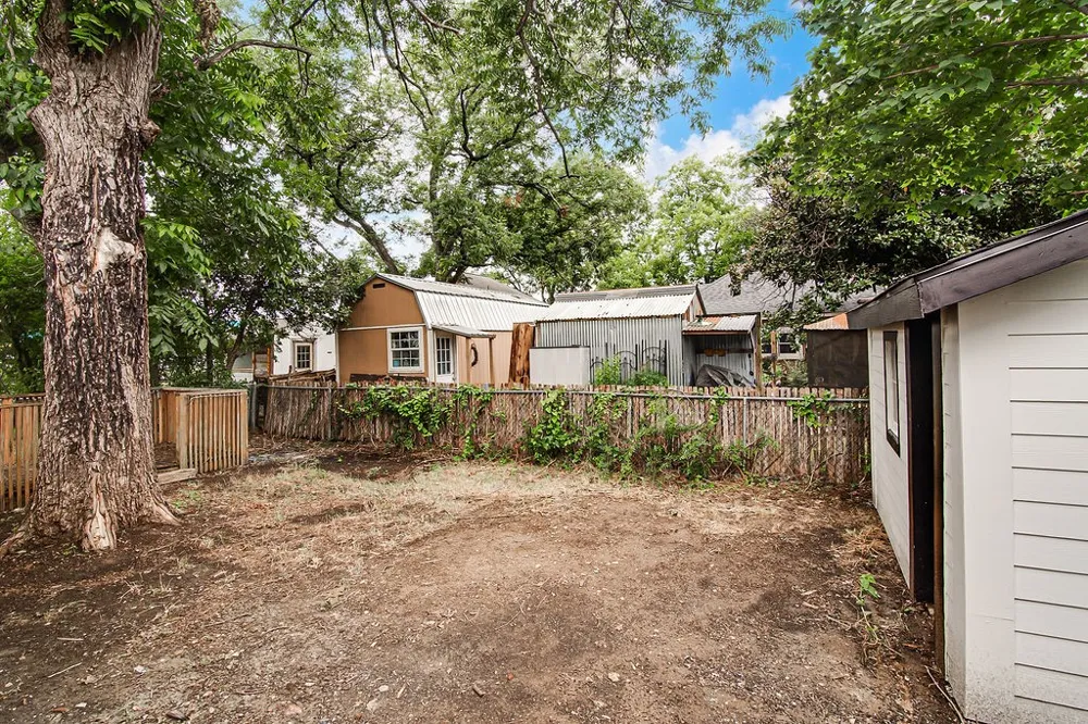 904 S Anglin Street Cleburne, TX 76031