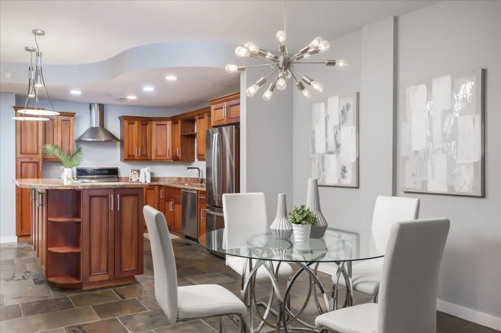 1812 West Avenue #207 Austin, TX 78701