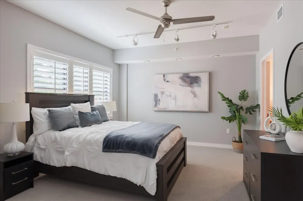 1812 West Avenue #207 Austin, TX 78701