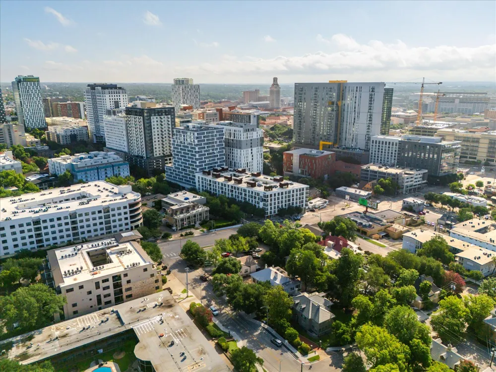 1812 West Avenue #207 Austin, TX 78701