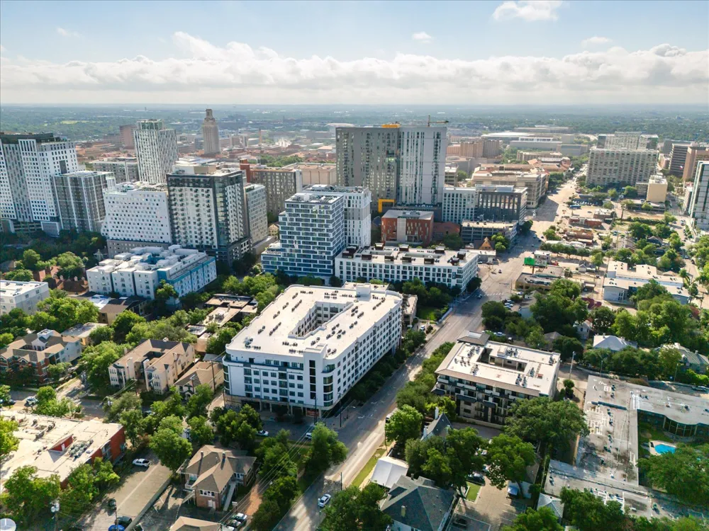 1812 West Avenue #207 Austin, TX 78701