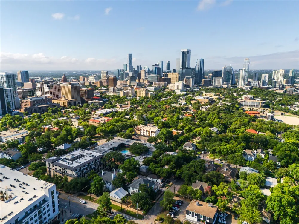 1812 West Avenue #207 Austin, TX 78701