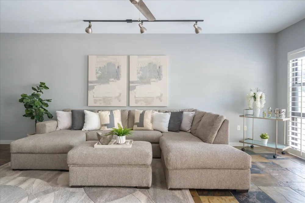 1812 West Avenue #207 Austin, TX 78701