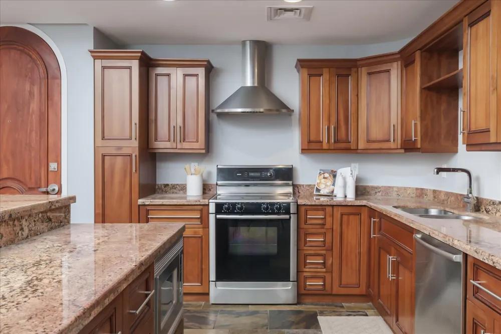 1812 West Avenue #207 Austin, TX 78701