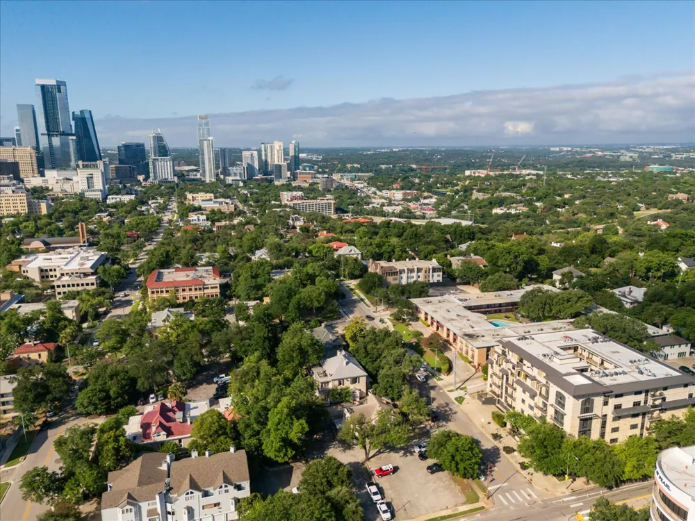1812 West Avenue #207 Austin, TX 78701