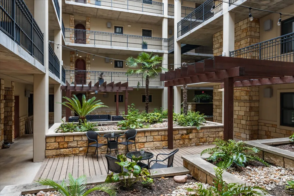 1812 West Avenue #207 Austin, TX 78701