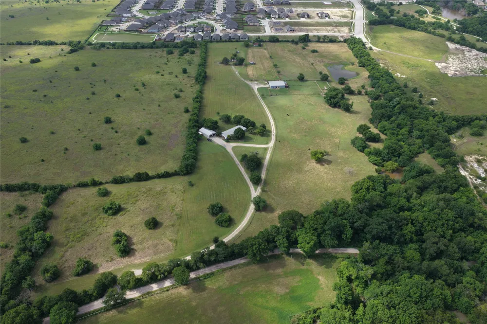 809 Stephenson Road Red Oak, TX 75154