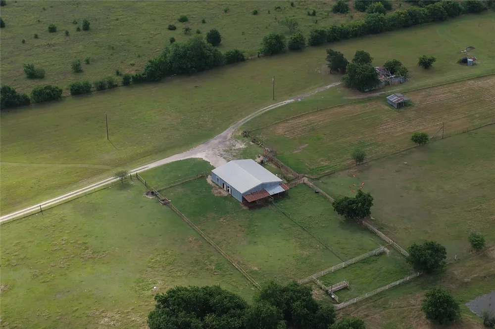 809 Stephenson Road Red Oak, TX 75154