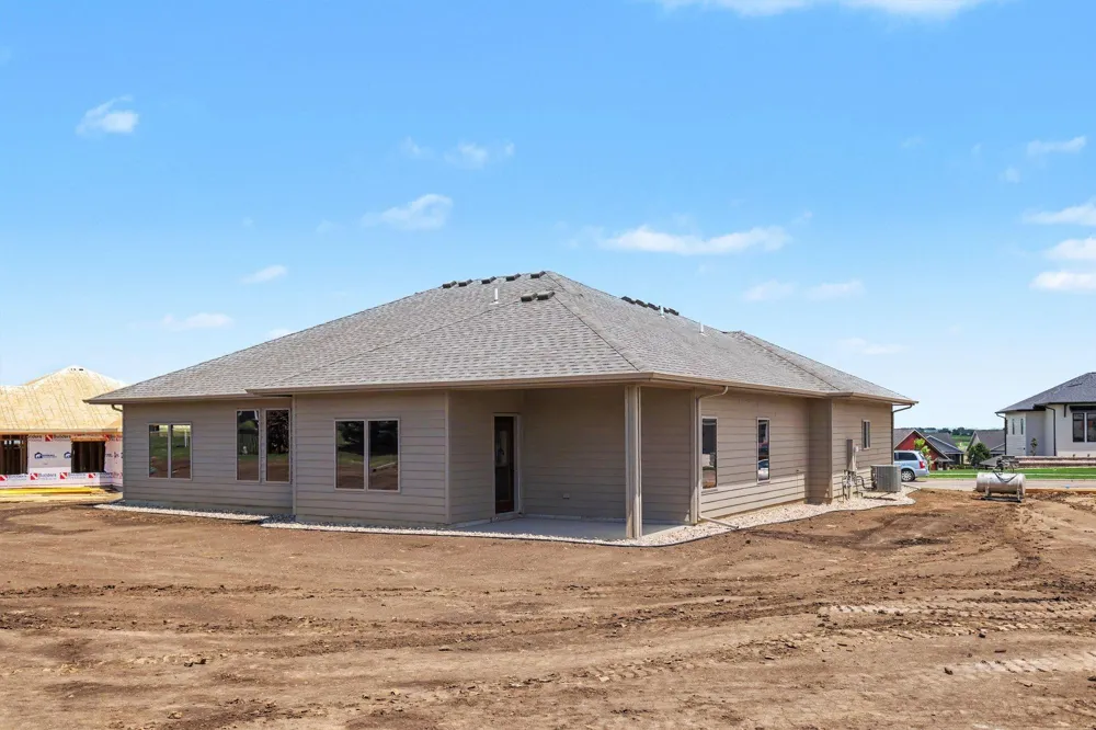 1507 Buffalo Ridge Drive Luverne, MN 56156