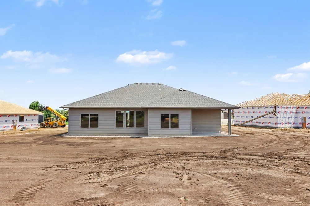 1507 Buffalo Ridge Drive Luverne, MN 56156