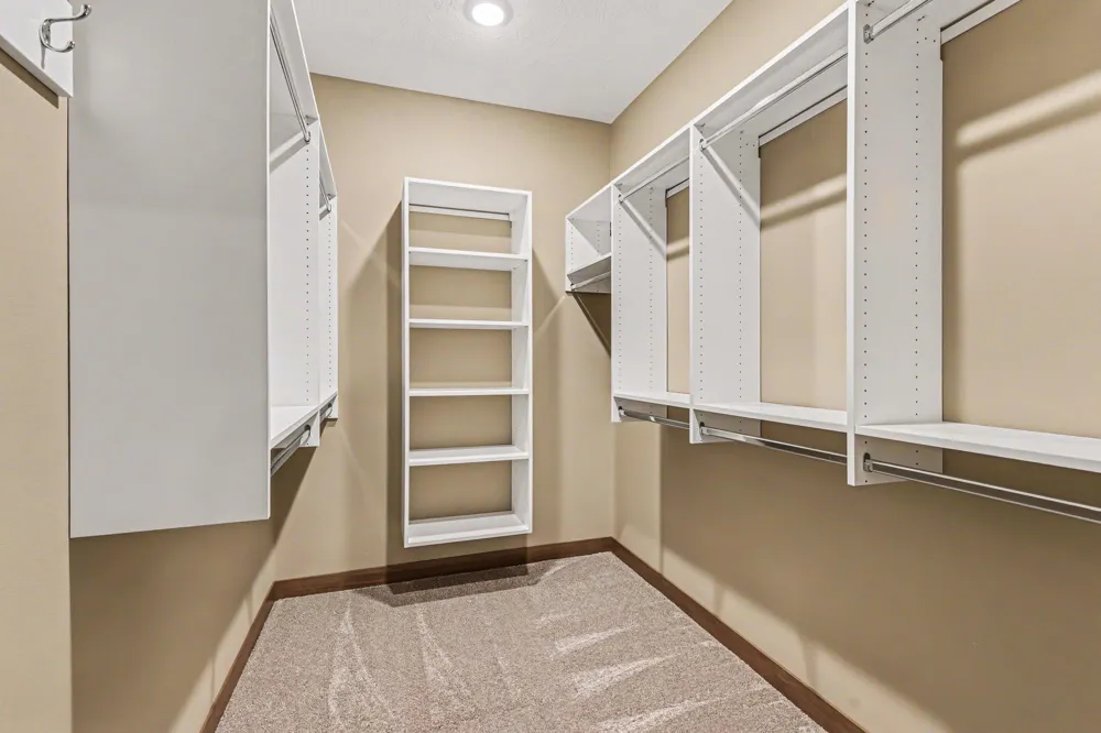 1507 Buffalo Ridge Drive Luverne, MN 56156