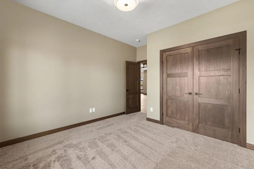 1507 Buffalo Ridge Drive Luverne, MN 56156