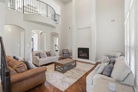 2115 Hollow Wood Way