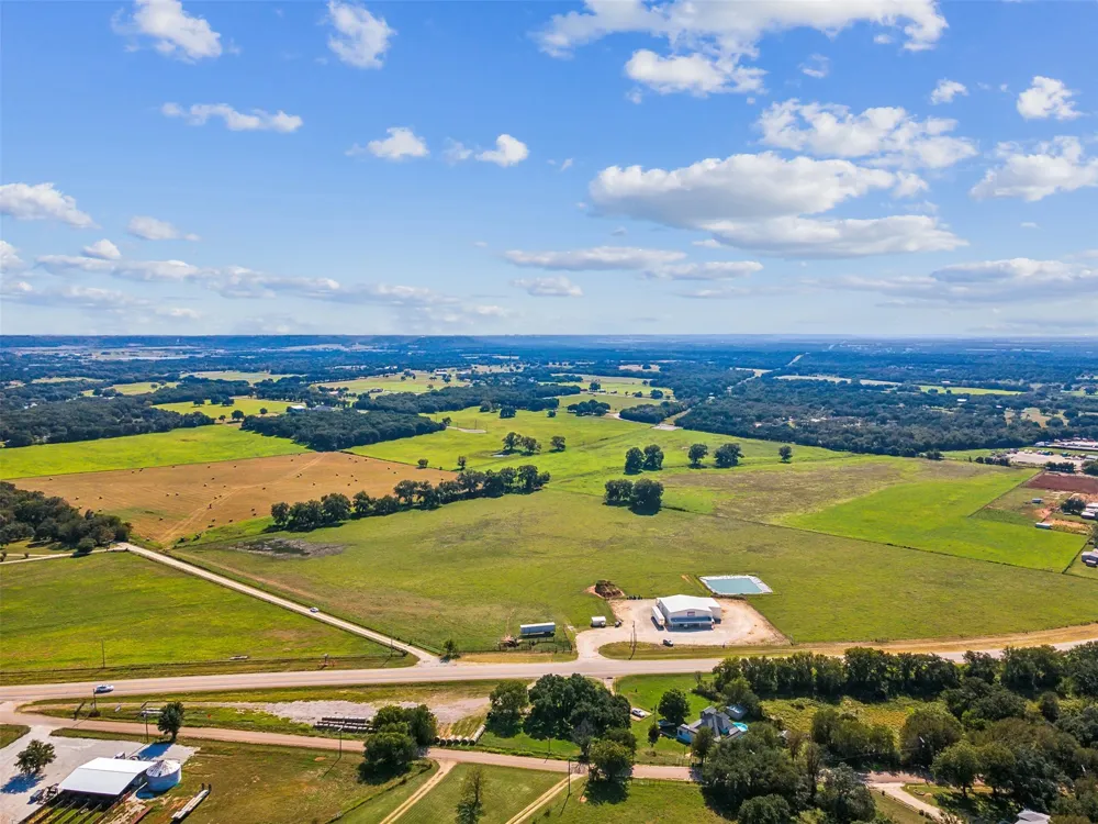 324 E Highway 6 Iredell, TX 76649