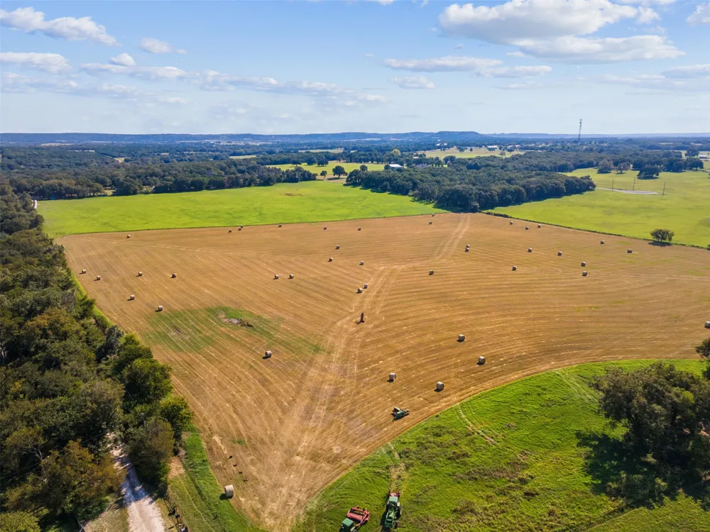 324 E Highway 6 Iredell, TX 76649