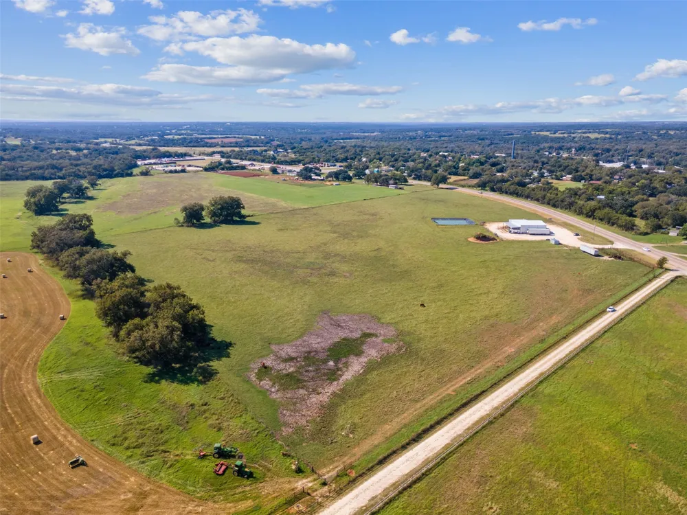 324 E Highway 6 Iredell, TX 76649