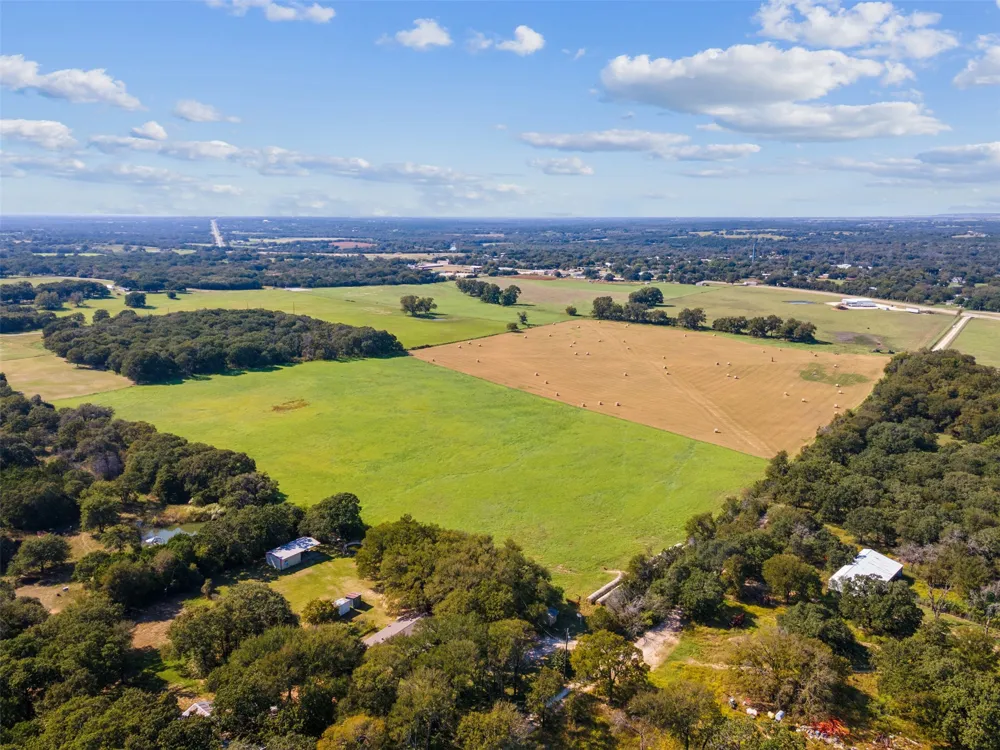 324 E Highway 6 Iredell, TX 76649