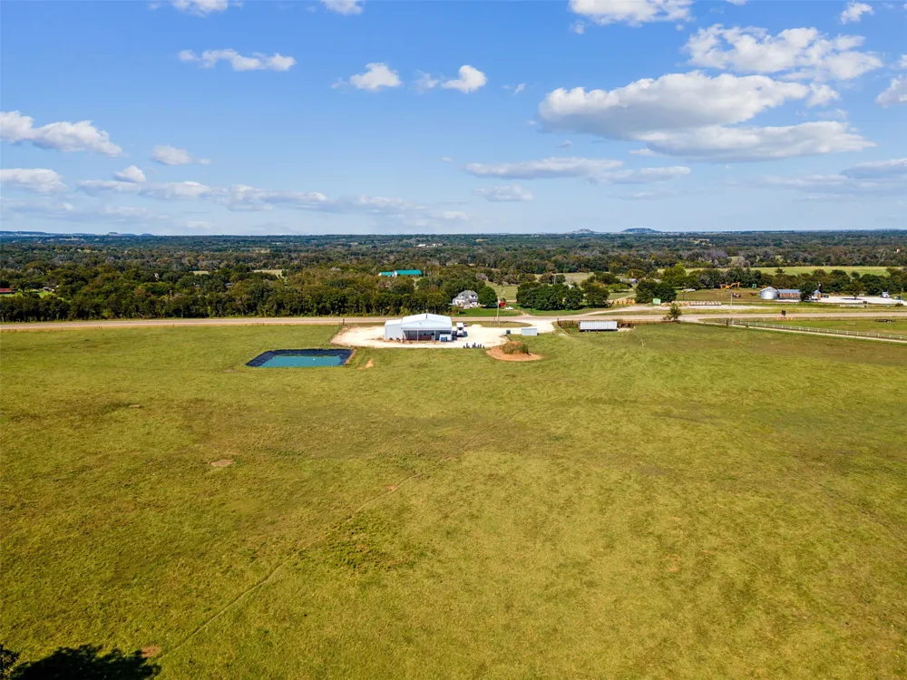 324 E Highway 6 Iredell, TX 76649