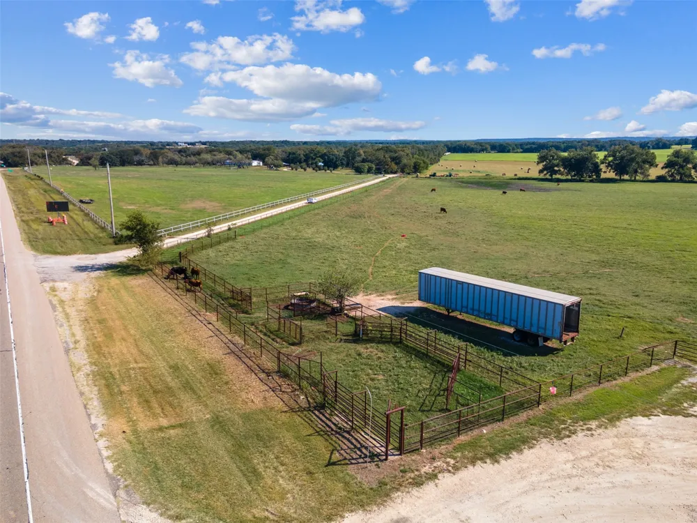 324 E Highway 6 Iredell, TX 76649