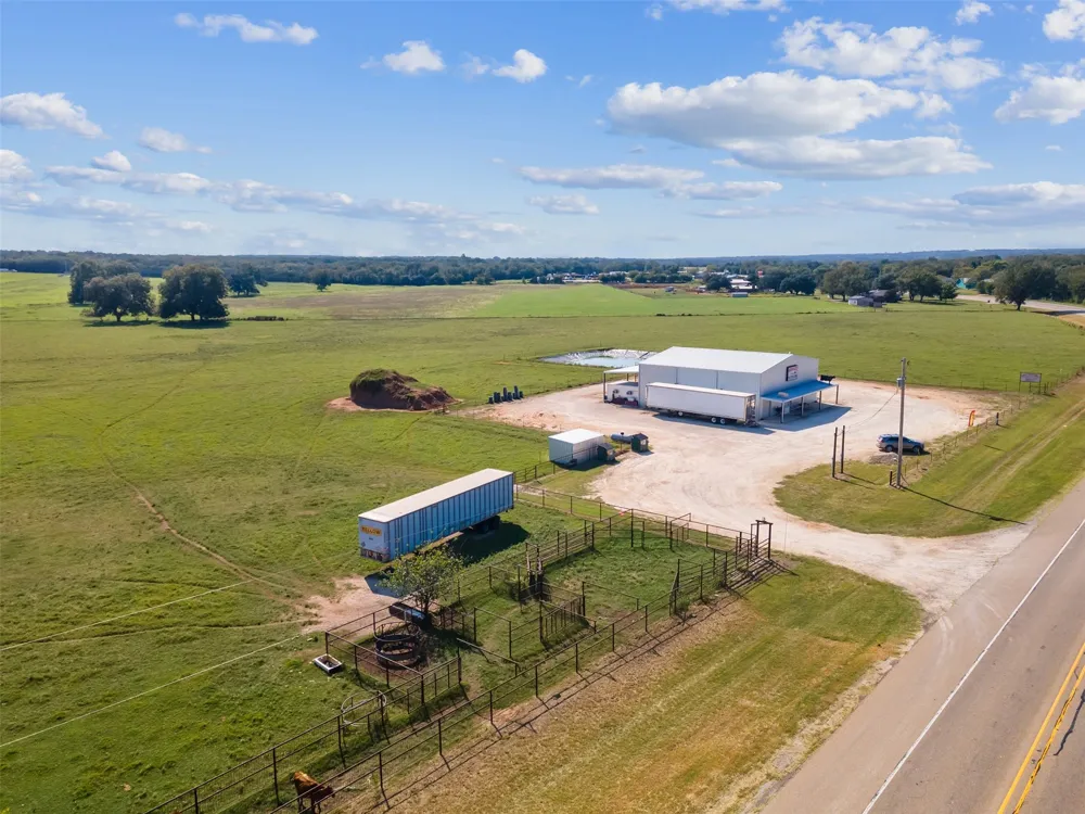 324 E Highway 6 Iredell, TX 76649