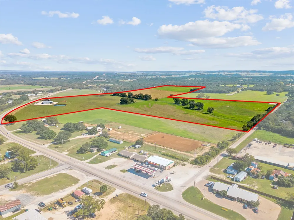 324 E Highway 6 Iredell, TX 76649