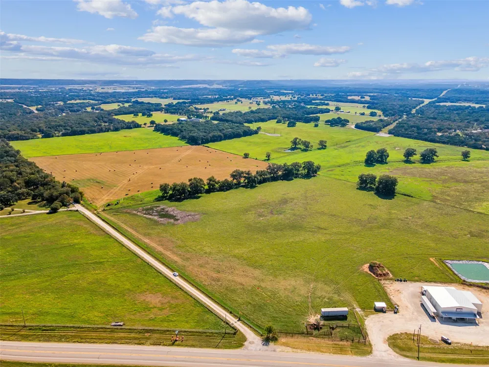 324 E Highway 6 Iredell, TX 76649