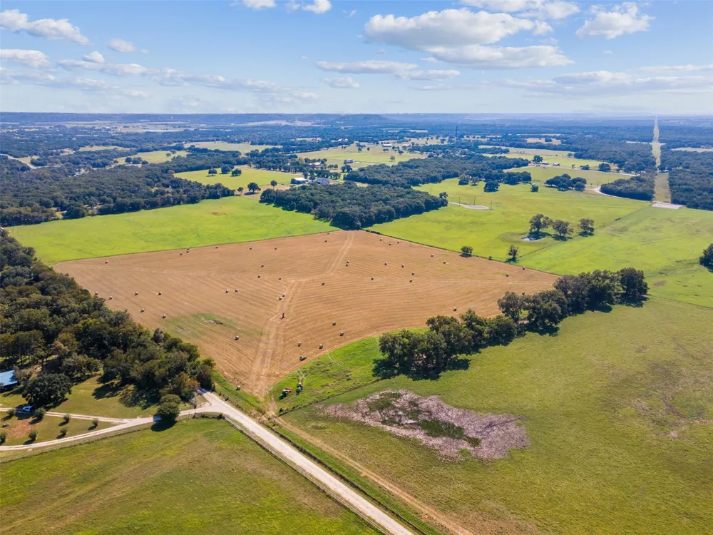 324 E Highway 6 Iredell, TX 76649