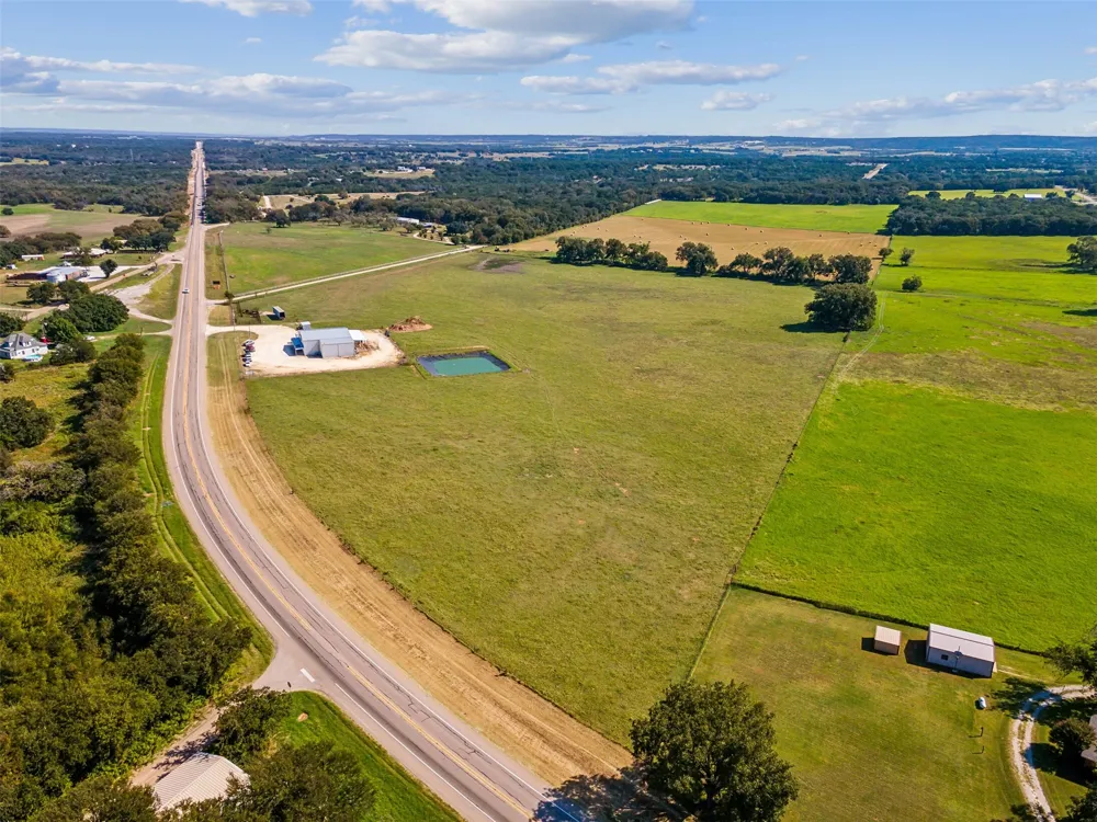 324 E Highway 6 Iredell, TX 76649