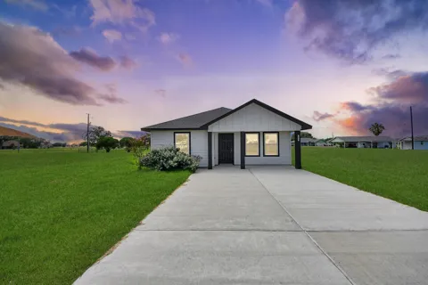 688 Swallow Drive