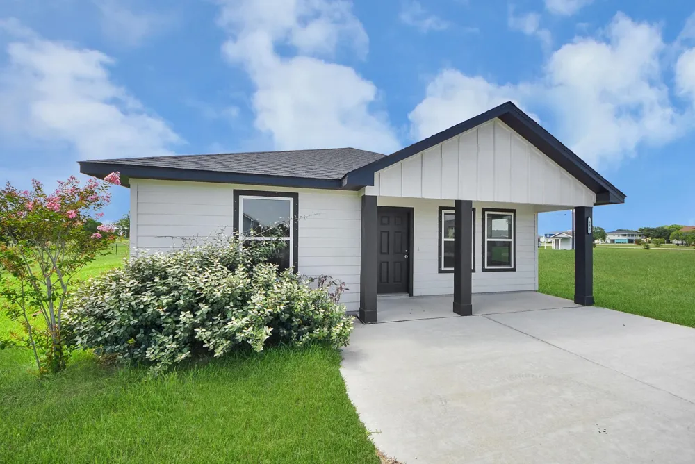688 Swallow Drive Palacios, TX 77465