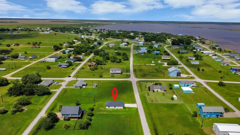 688 Swallow Drive Palacios, TX 77465