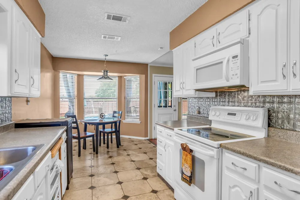 693 Bluebonnet Drive Keller, TX 76248