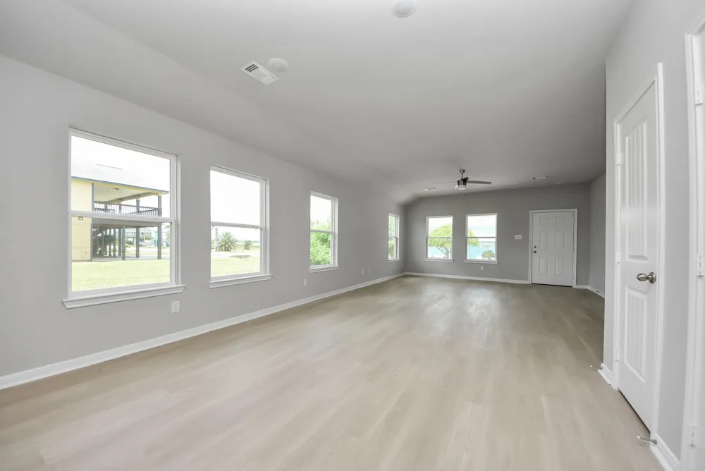 1105 W Bayshore Drive Palacios, TX 77465