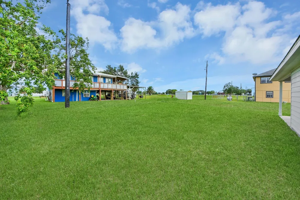 1105 W Bayshore Drive Palacios, TX 77465