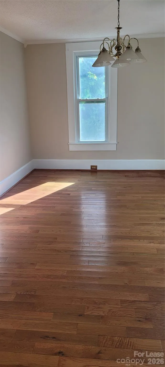 212 E Bell Street Statesville, NC 28677