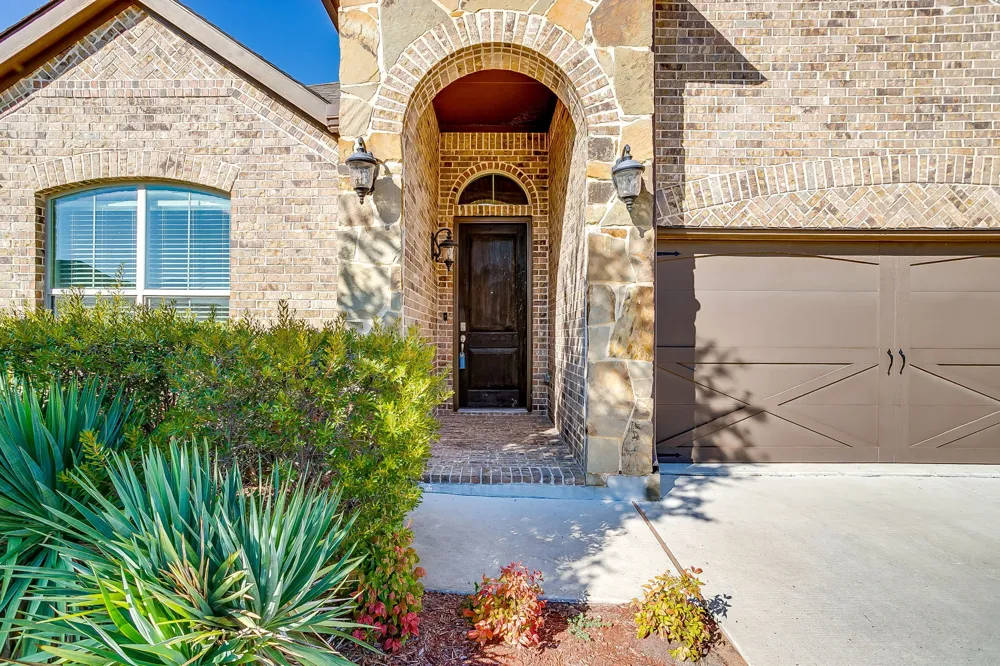 225 Palmerston Drive Aledo, TX 76008