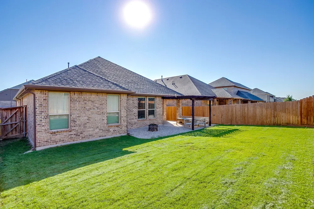 225 Palmerston Drive Aledo, TX 76008